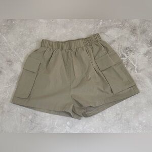 Wide short pants, Brand New, Small.